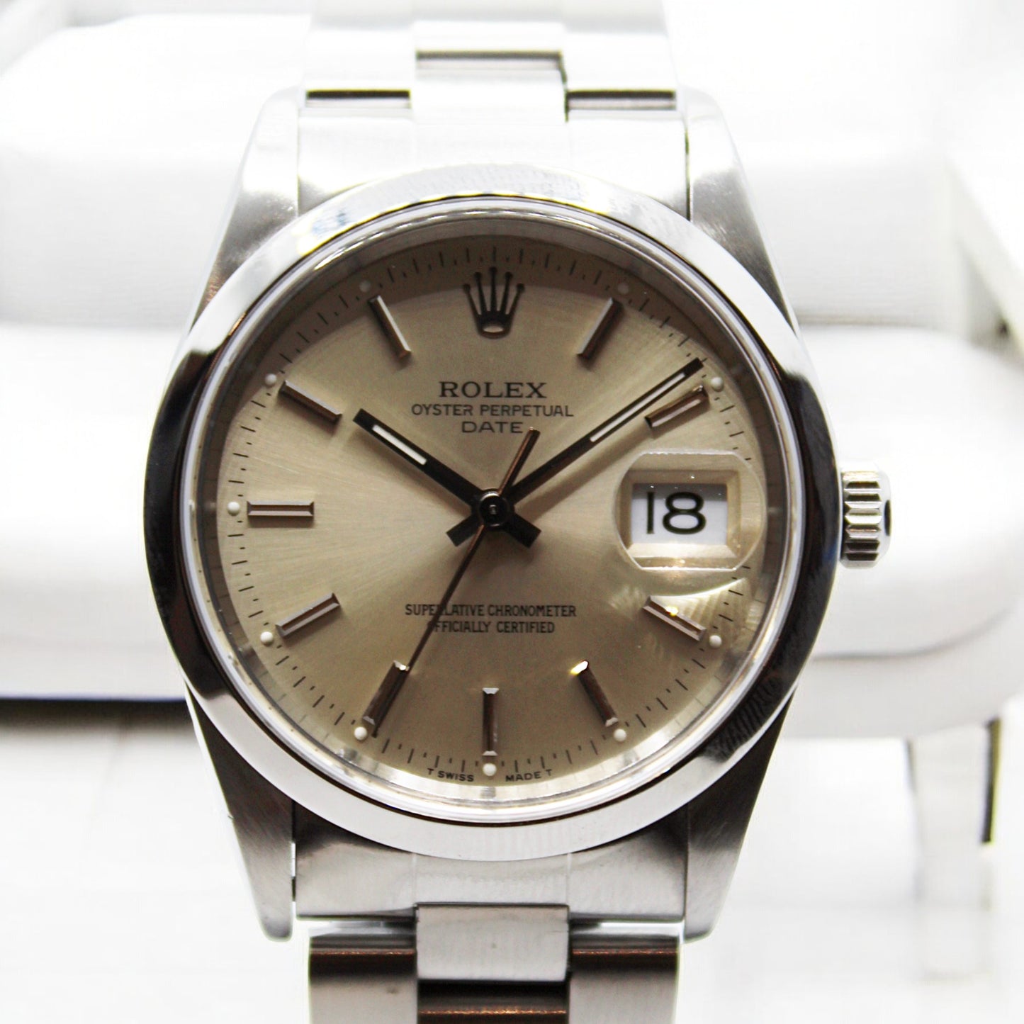 Rolex - Oyster Perpetual Date 15200