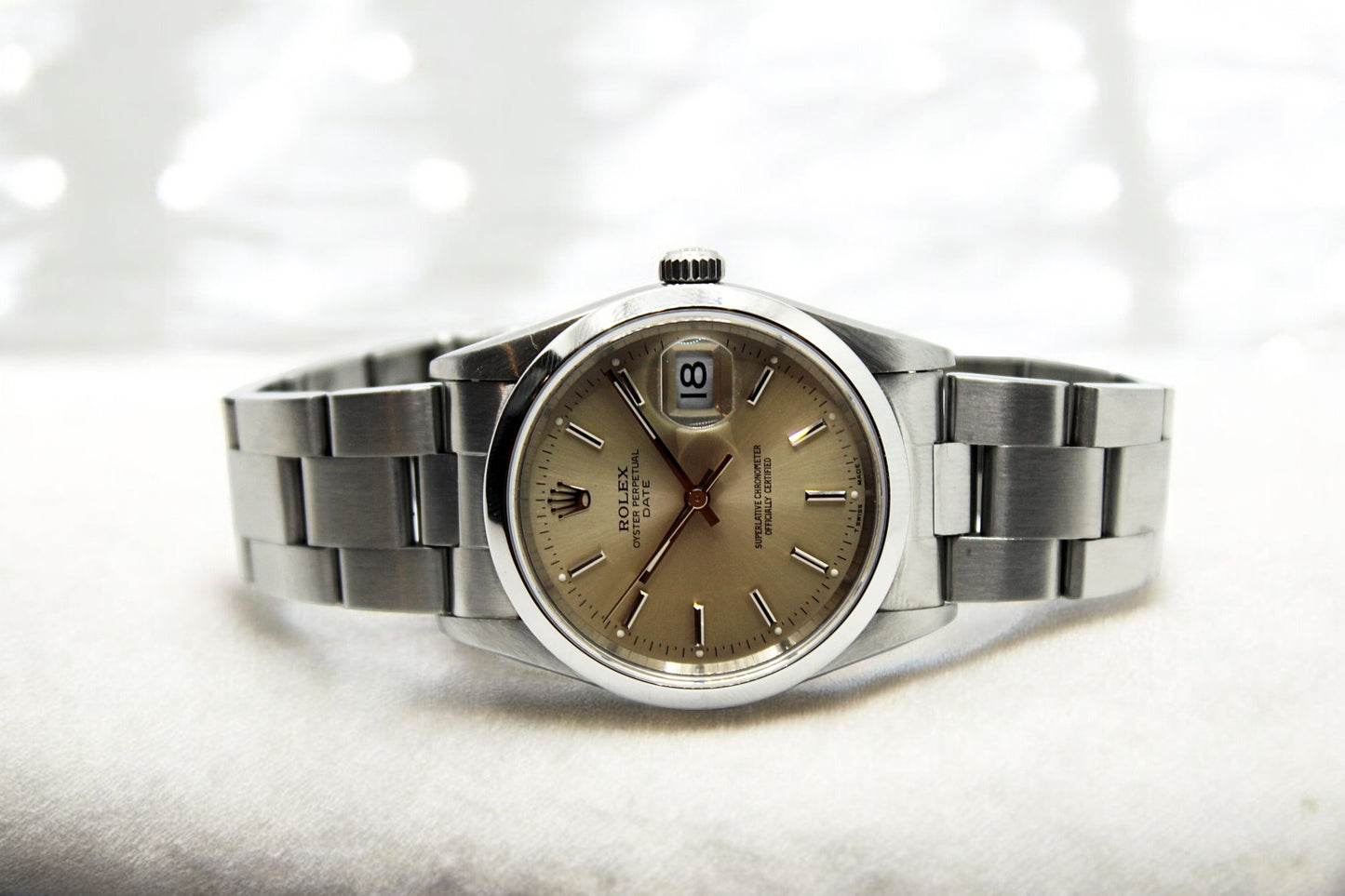 Rolex - Oyster Perpetual Date 15200