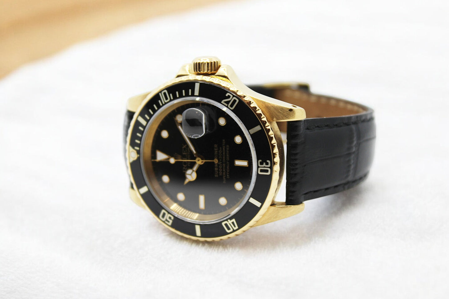 Rolex - Submariner Gold 16808