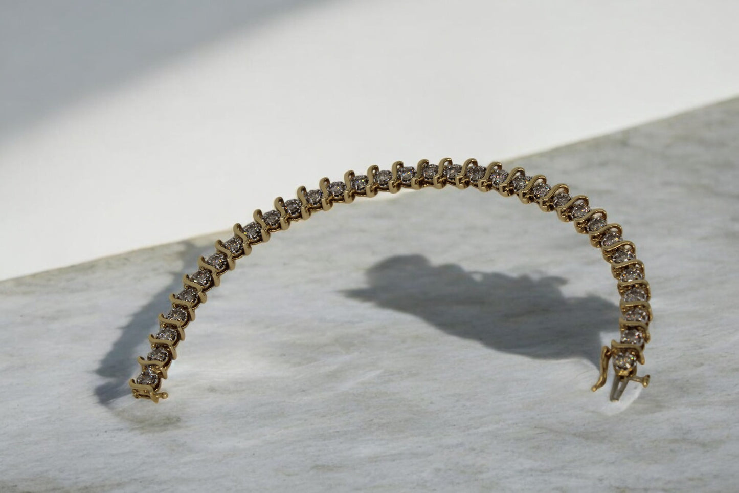 Pulsera / Rivière de oro 18k con 32 diamantes 3.20CTS