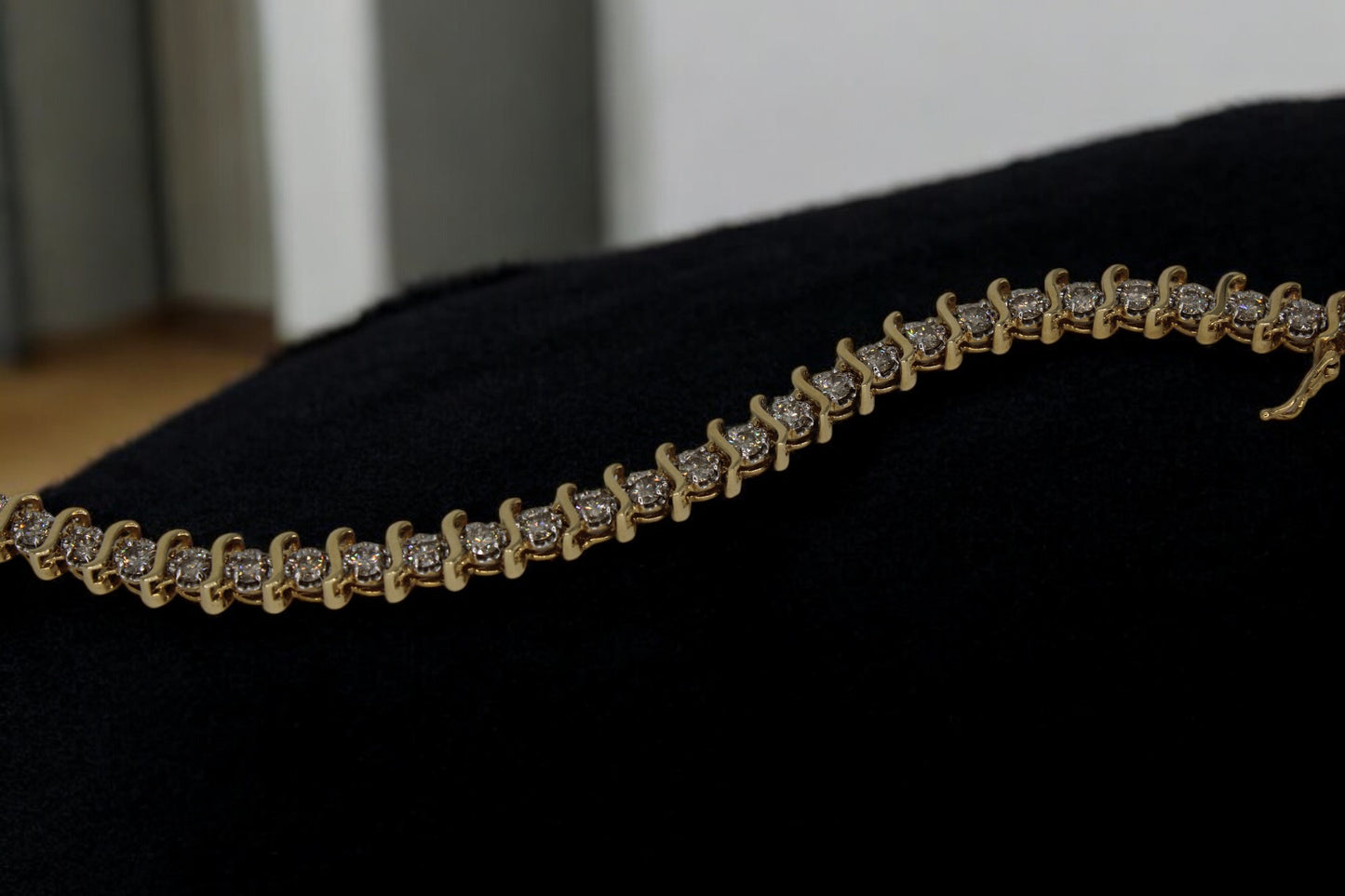 Pulsera / Rivière de oro 18k con 32 diamantes 3.20CTS