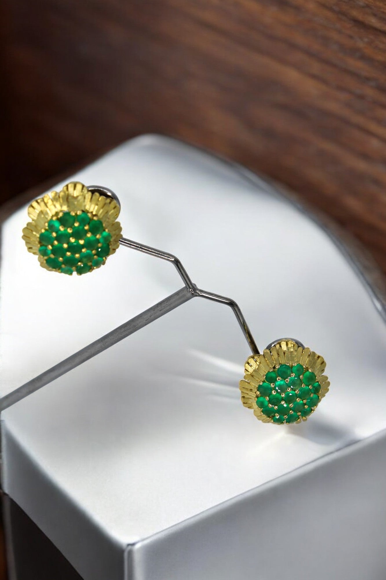 Pendientes de oro 18k con esmeraldas