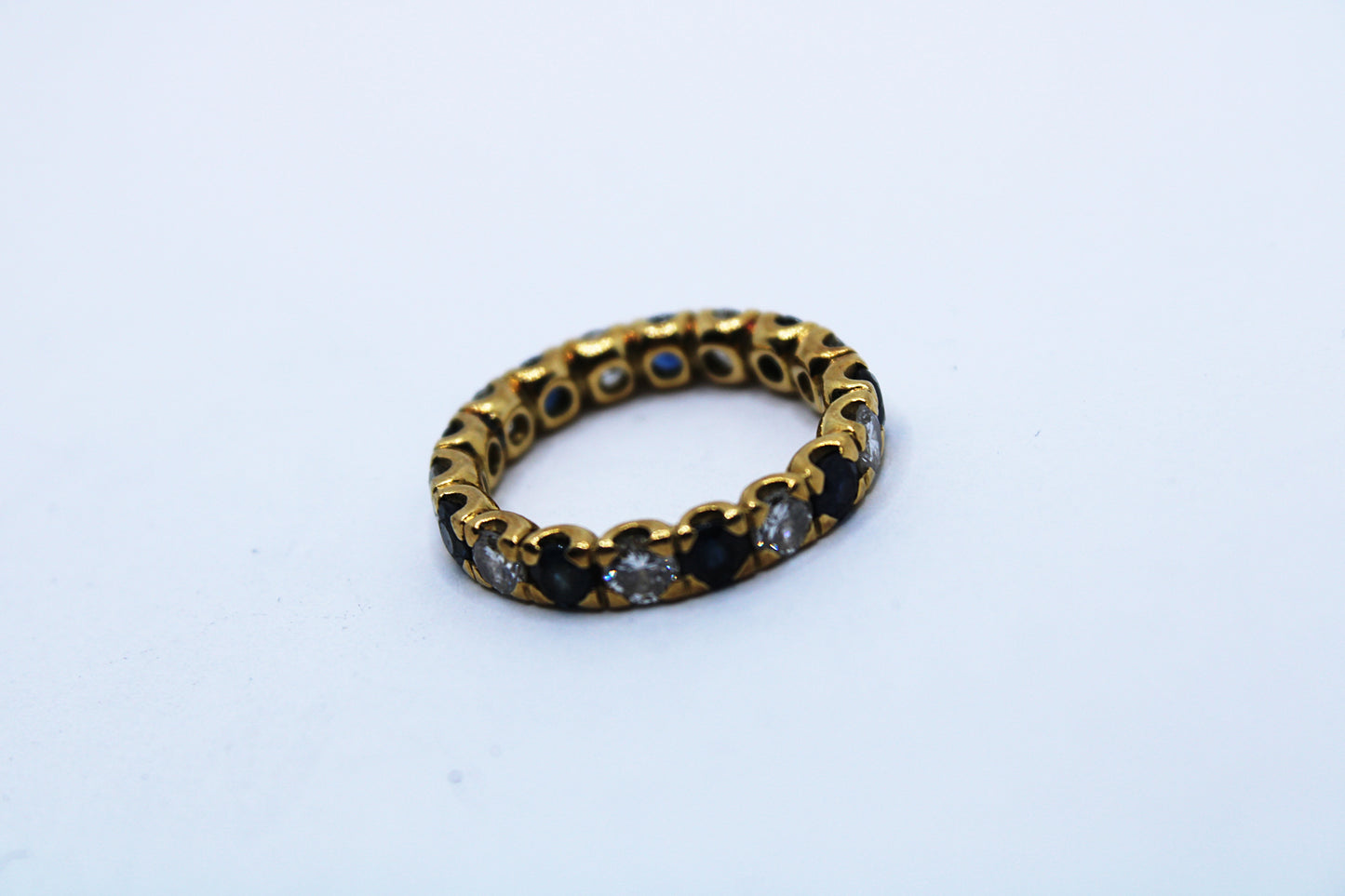 Ring Gold 18ct Saphire Diamonds