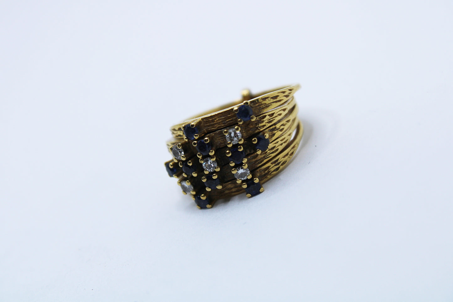 Ring Gold 18ct Diamonds Saphires