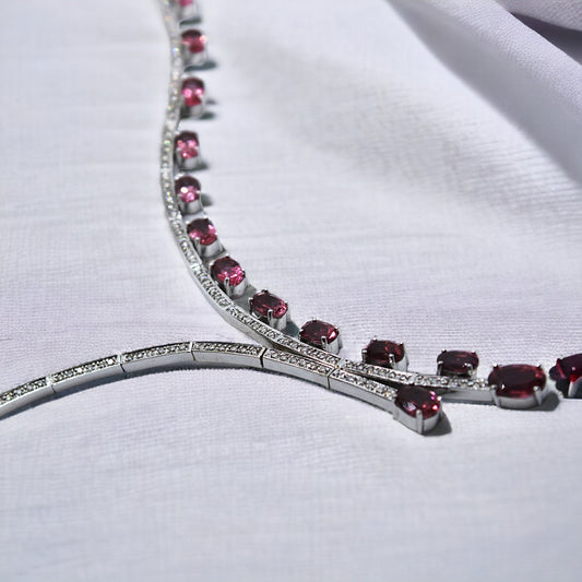 Whitegold necklace with diamonds