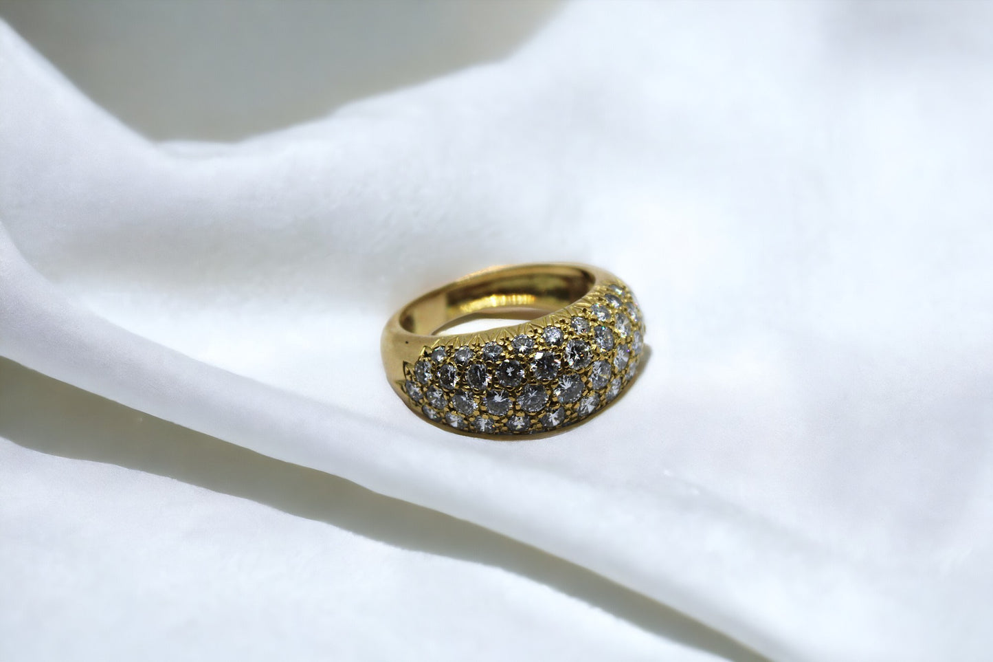 Yellowgold ring with diamonds