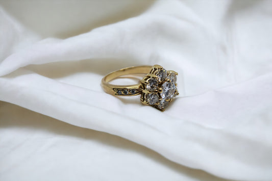 Yellowgold ring with diamonds