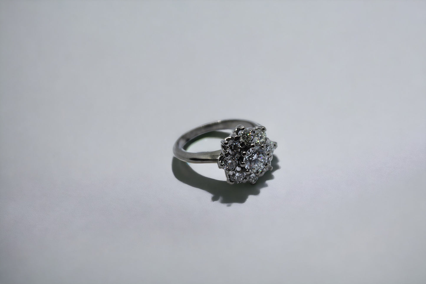 Whitegold ring with diamonds