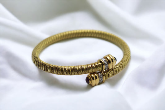 Goldbracelet with diamonds