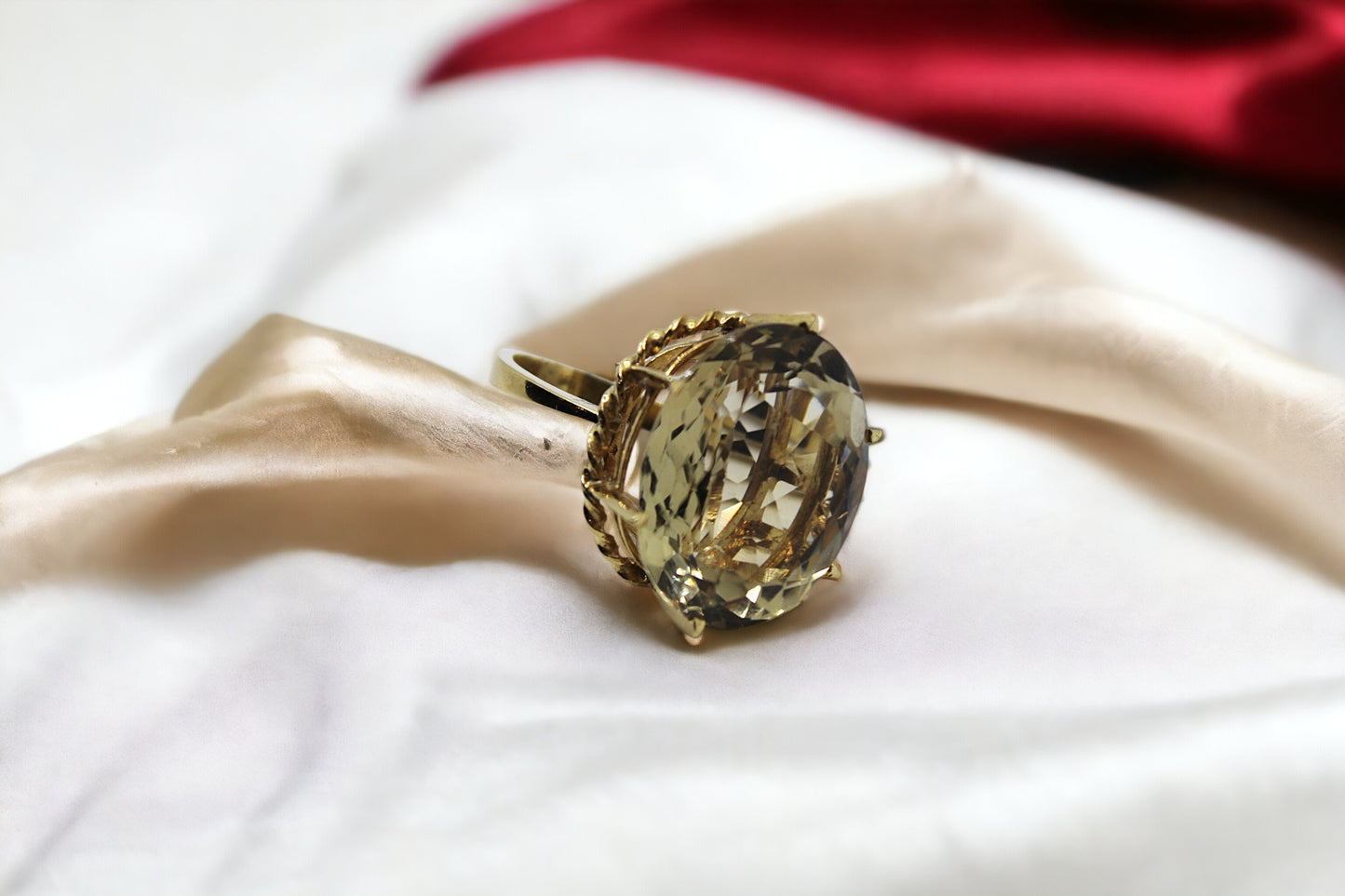 Goldring with Citrine