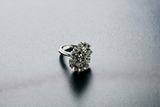 Whitegold ring with diamonds