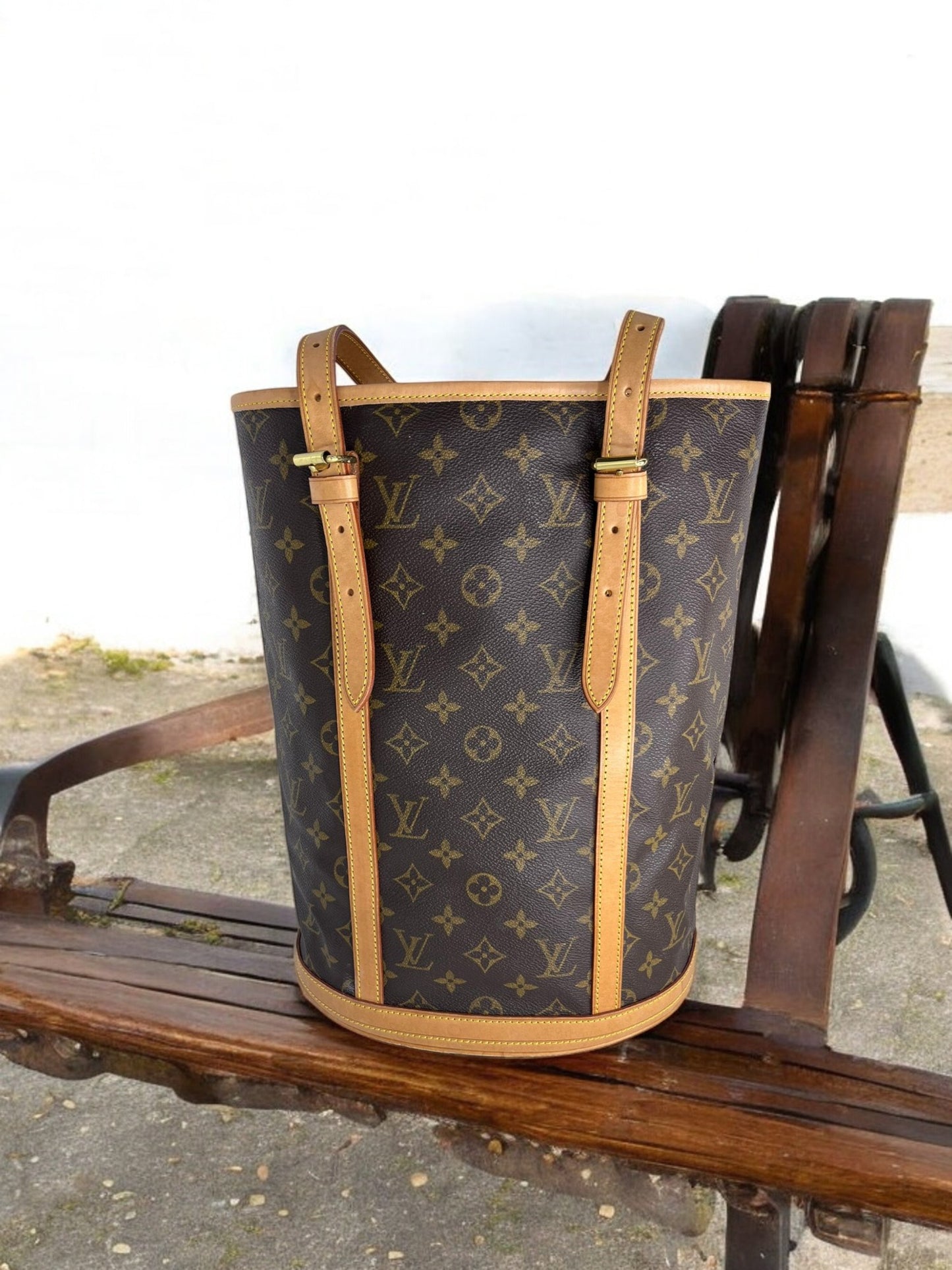 Louis Vuitton BUCKET GM