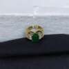 Añillo de oro  18k con diamantes 1Cts y una esmeralda central de 3.90Cts - Image 2