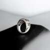 Añillo de oro 18k con diamantes negros y blancos de Marca: CARTIER - Image 2