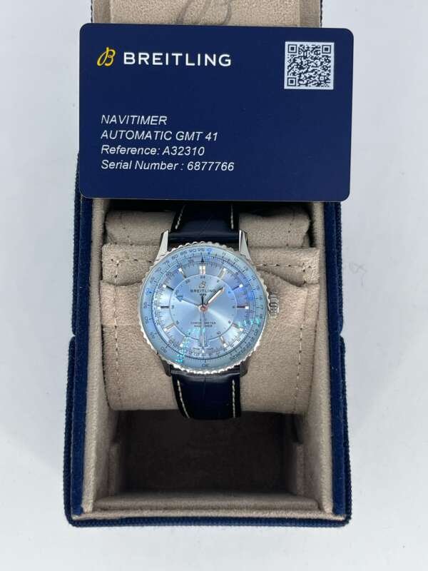 Reloj de acero con correa de cuero Marca BREITLING Modelo NAVITIMER, año 2024, con caja, papeles y garantía.