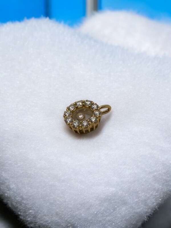 Colgante de oro de 18k con diamantes, Marca: CHOPARD, Modelo: HAPPY DIAMONDS.