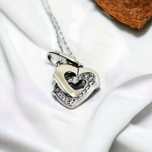 Collar de oro blanco de 18k de Marca: CARTIER con diamantes