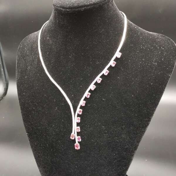 Collar oro blanco 18 k con diamantes y zafiros rosas certificado Tritón