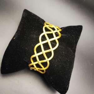 Pulsera de oro puro 24 k con acabado brillante