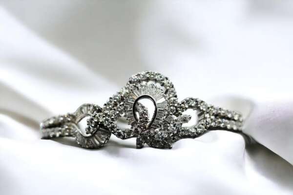 Pulsera de oro blanco 18 k con diamantes brillantes