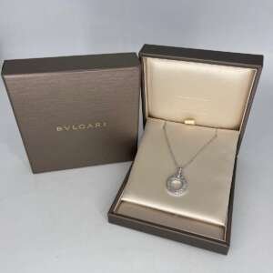 Collar BVLGARI Essential oro blanco con diamante 0.07ct