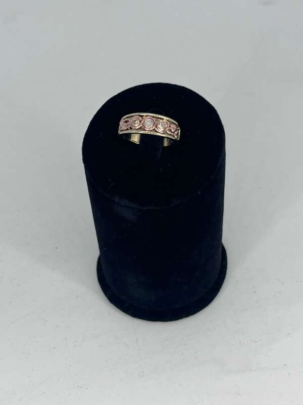 Anillo oro 9 k con diamantes