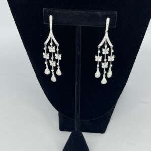 Pendientes de oro blanco de 18k con diamantes peso 19,64gr