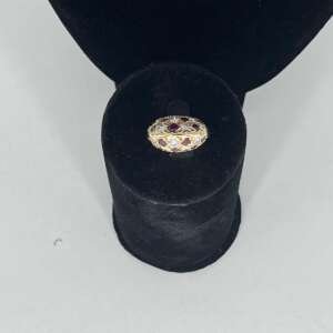 Añillo de oro de 18k con diamantes y rubís