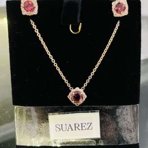 Conjunto SUÁREZ de collar y pendientes en oro rosa con diamantes y piedras preciosas