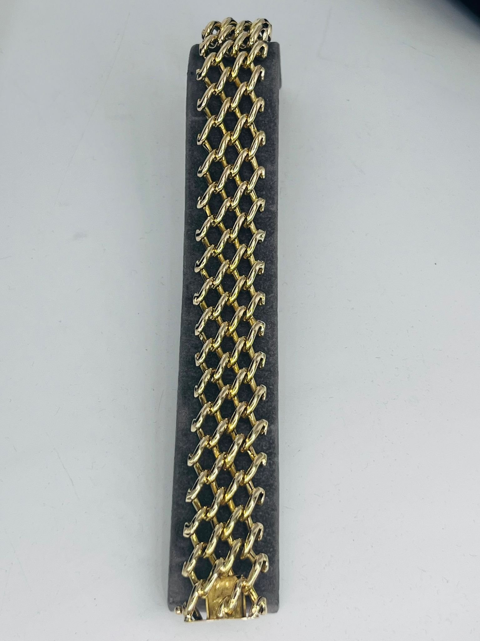 Pulsera de oro de 18k de 49 gramos