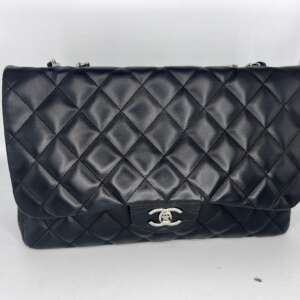 Bolso Chanel Timeless Classic Jumbo en cuero negro con tarjeta de autenticidad