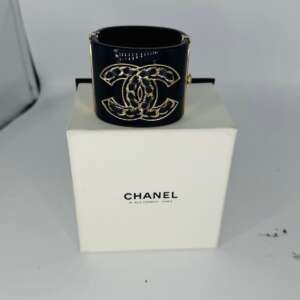 Pulsera Manchette Chanel con caja original