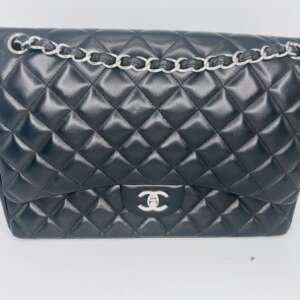 Bolso Chanel Timeless Classic Jumbo Grande en cuero negro