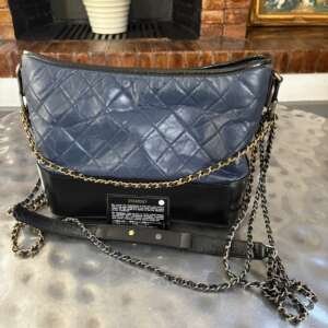 bolso chanel gabrielle cuero azul