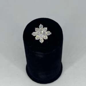 Añillo de oro blanco 18k con 12 diamantes