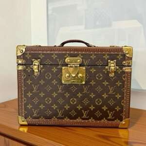 Neceser de viaje Louis Vuitton vintage con llaves