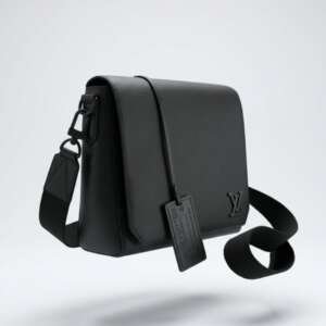 Louis Vuitton Messenger Aerogram cuero negro hombre