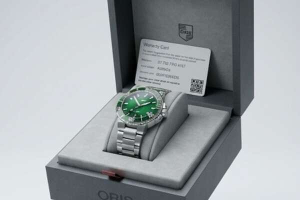 Oris Aquis Date Esfera Verde Acero con Caja y Papeles