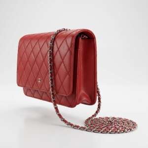 Chanel Wallet on Chain rojo cuero acolchado