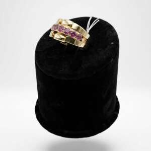 Anillo oro 18k pequeños rubíes