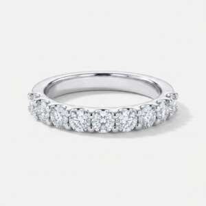 Media alianza de oro blanco con 7 diamantes